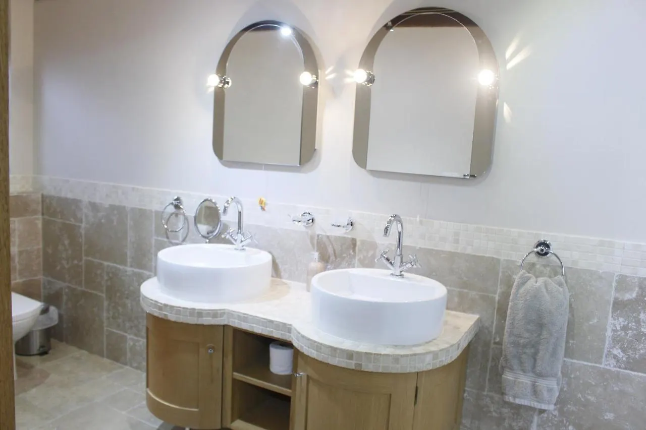 Grade 2 Listed Barn On The Edge Of Bournemouth And The New Forest Villa